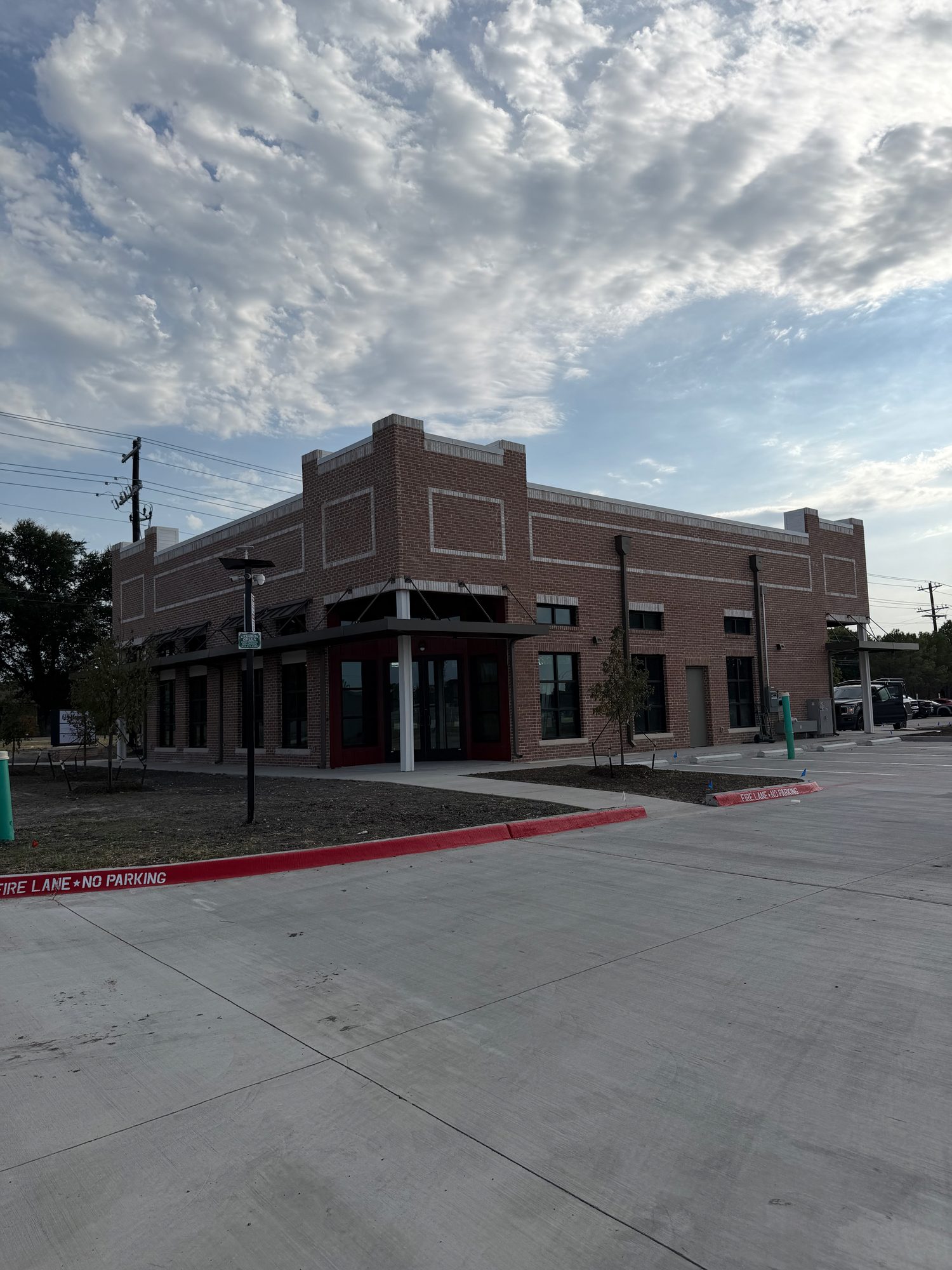 619 Main Street Storefront